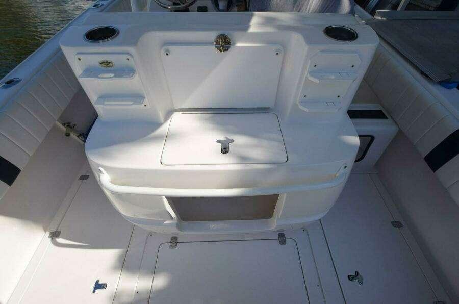 2013 Intrepid 300 Center Console