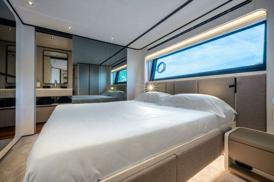 2025 Ferretti Yachts Ferretti 940