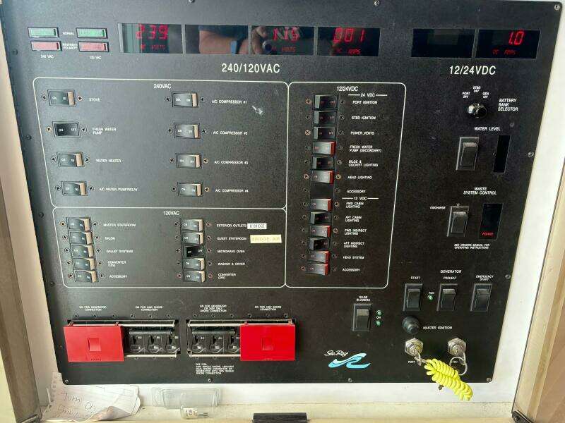 1995 Sea Ray 550 Sedan Bridge