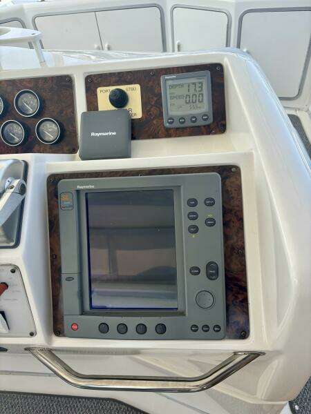 1995 Sea Ray 550 Sedan Bridge