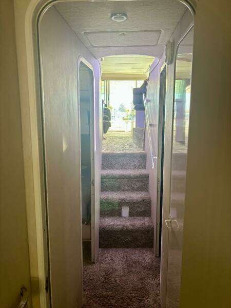 1995 Sea Ray 550 Sedan Bridge