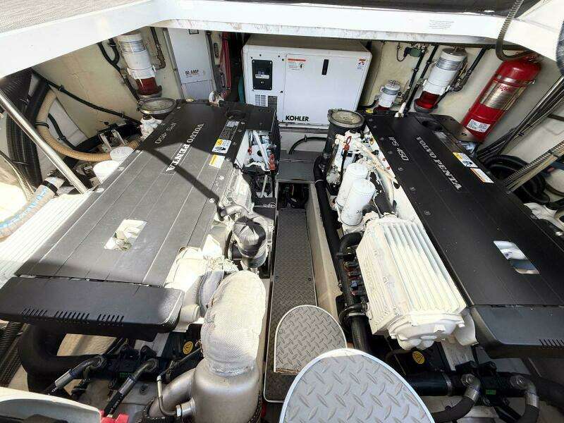 2016 Formula 37 Performance Cruiser