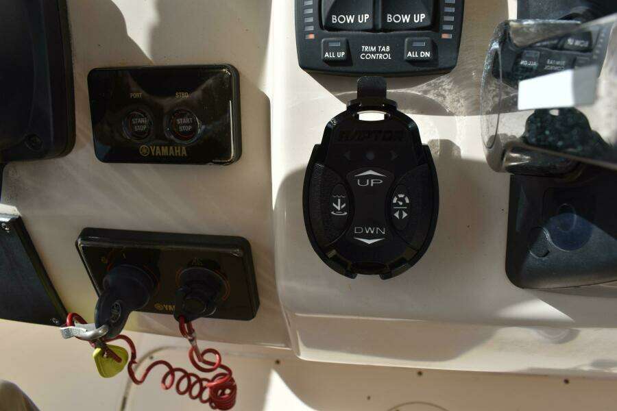 2012 Grady-White Canyon 271