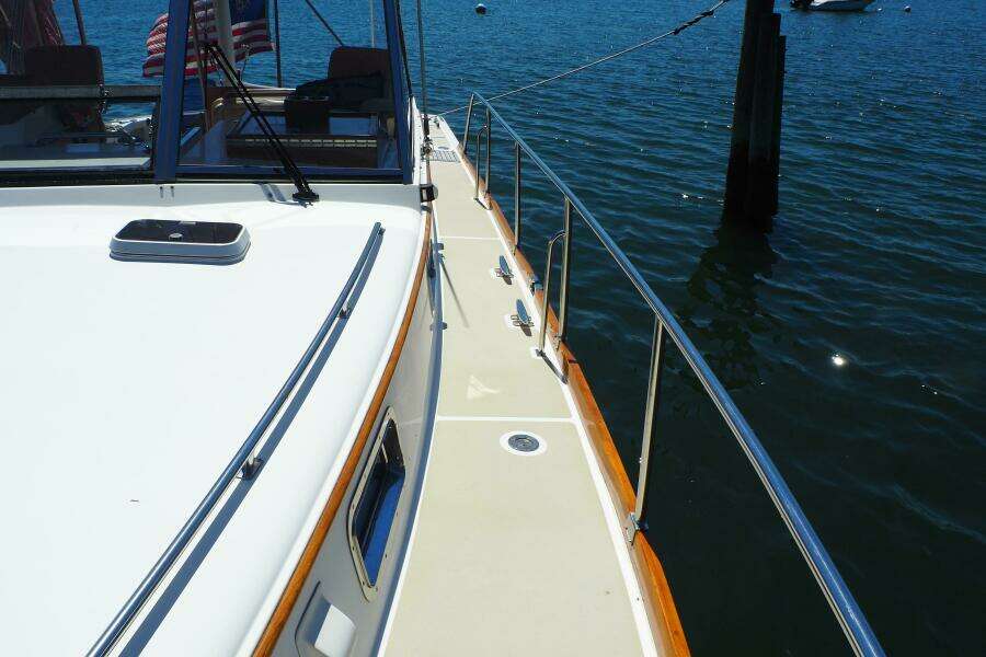 1995 Grand Banks 38 Eastbay EX
