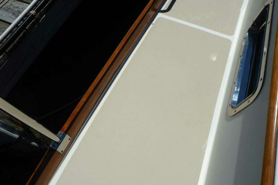 1995 Grand Banks 38 Eastbay EX