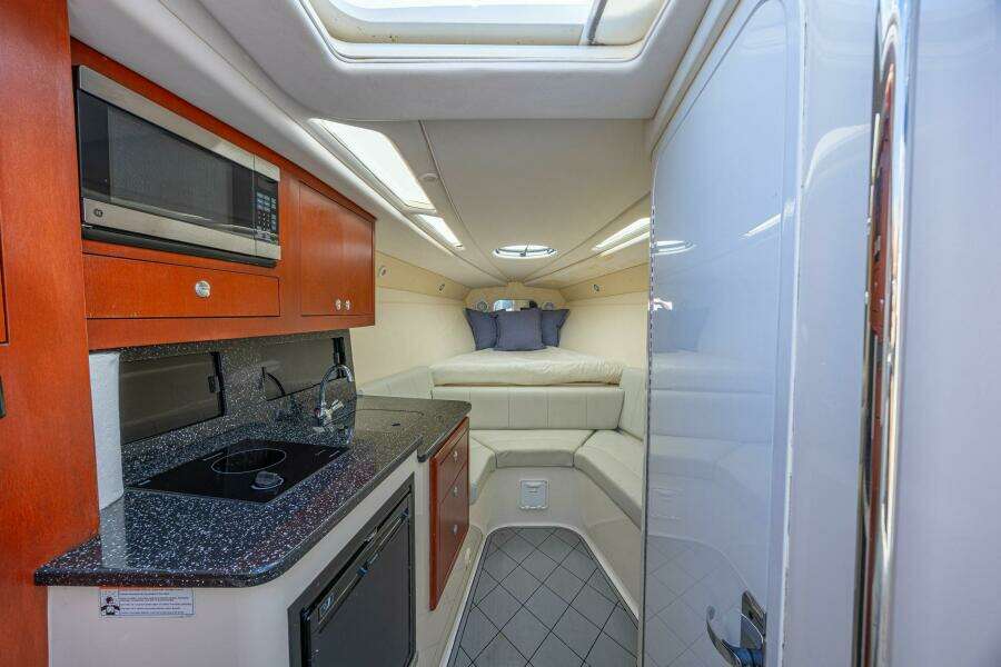 2010 Concept 4400 Sport Yacht