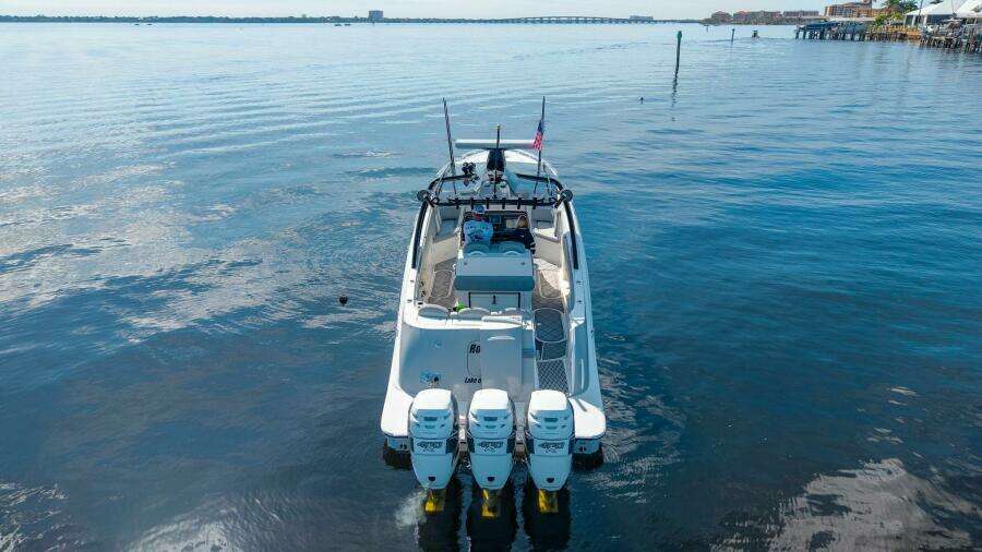 2010 Concept 4400 Sport Yacht