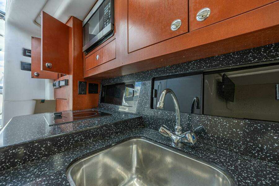 2010 Concept 4400 Sport Yacht