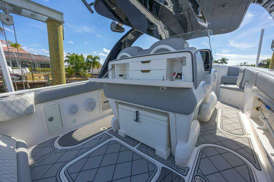 2010 Concept 4400 Sport Yacht