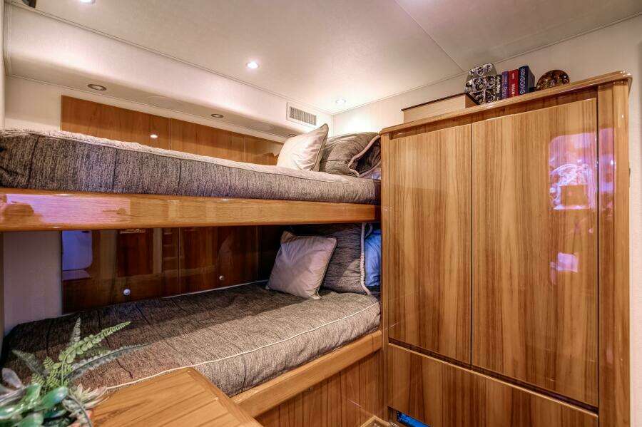 Viking 70 Convertible - Stateroom, Over/Under Berths