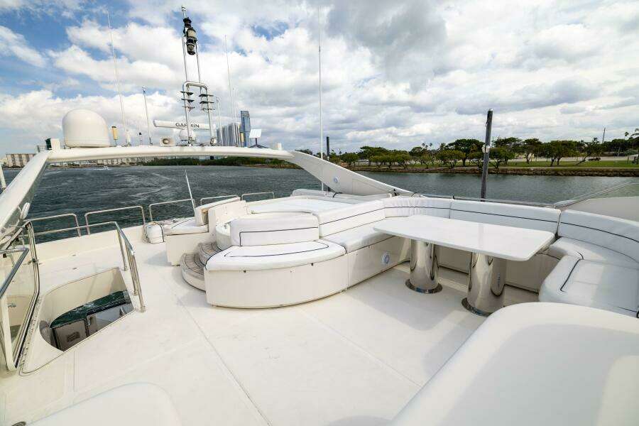 2001 Ferretti 94 Raised Pilothouse - Dreamchaser -Flybridge