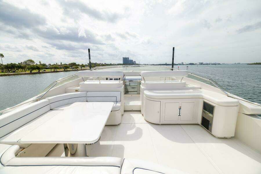 2001 Ferretti 94 Raised Pilothouse - Dreamchaser -Flybridge