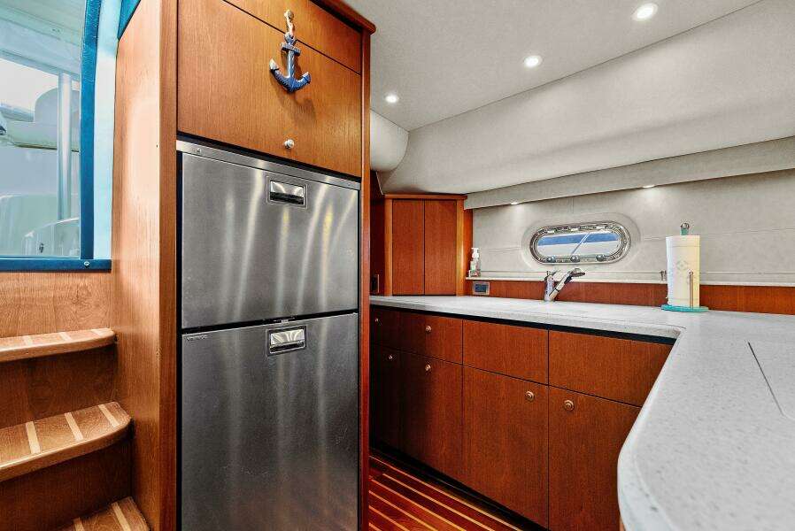 2007 Tiara Yachts 4300 Sovran - Galley