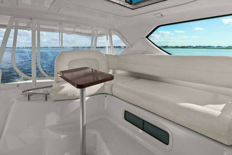 2007 Tiara Yachts 4300 Sovran - Seating 