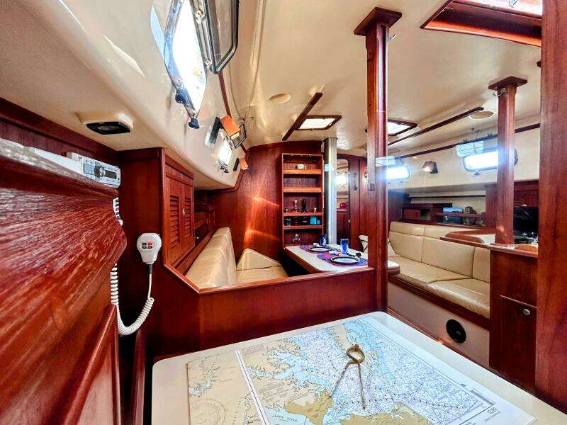 1999 Island Packet 320