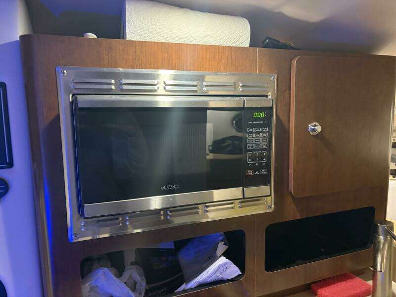 2019 Crownline 264 CR