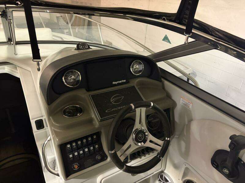 2019 Crownline 264 CR