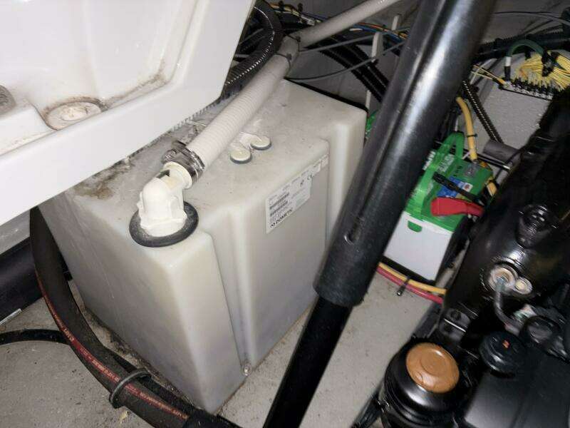 2019 Crownline 264 CR