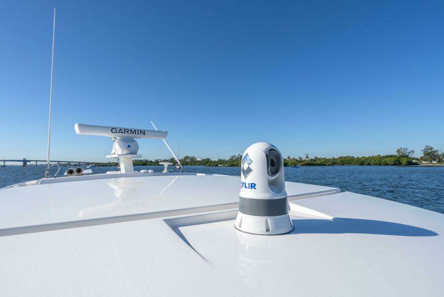 2025 Tiara Yachts 43 LE