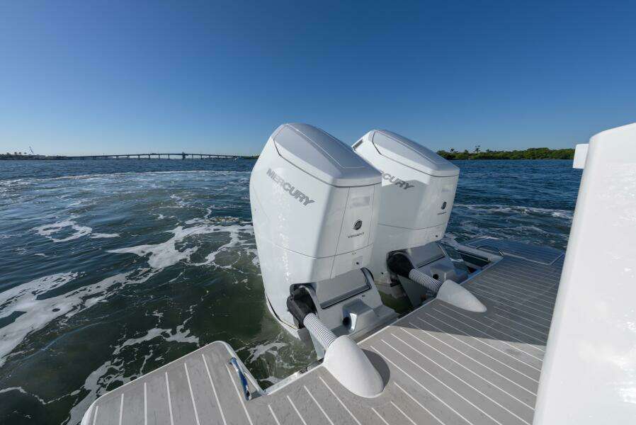 2025 Tiara Yachts 43 LE