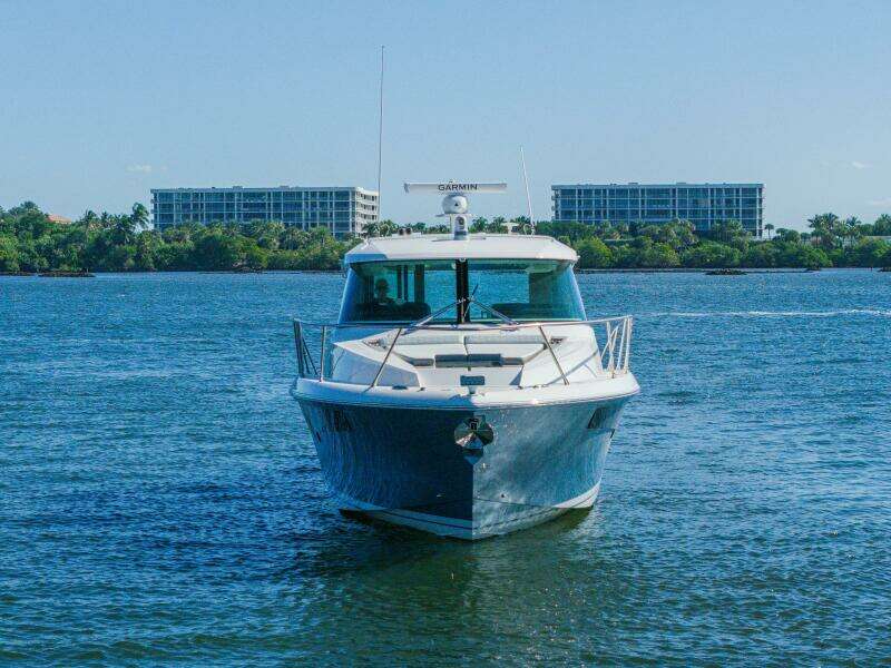 2025 Tiara Yachts 43 LE