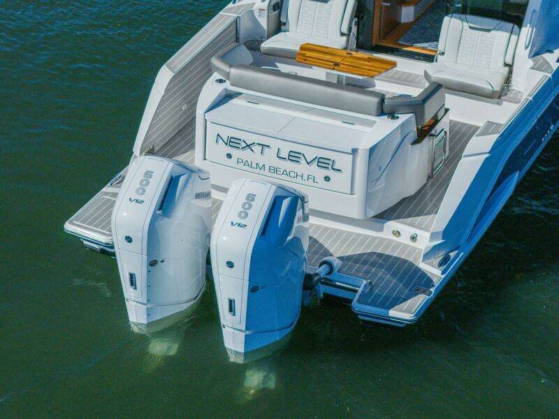 2025 Tiara Yachts 43 LE