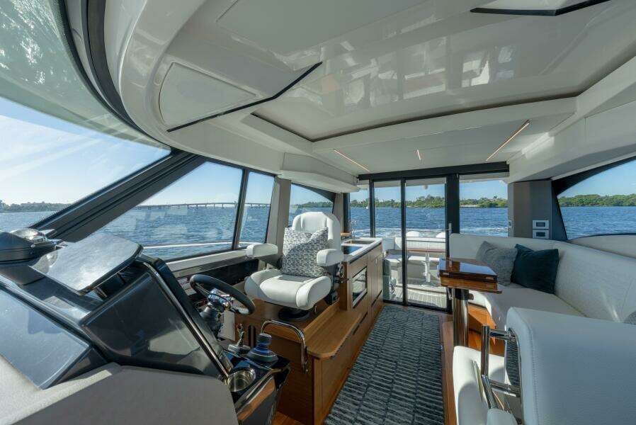 2025 Tiara Yachts 43 LE