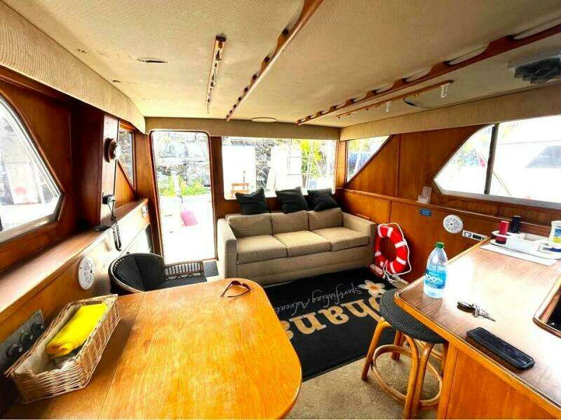 1986 Chris-Craft 422 COMMANDER