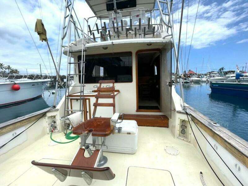 1986 Chris-Craft 422 COMMANDER