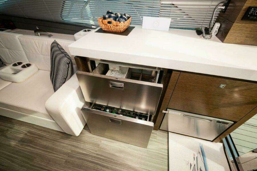 2019 Cruisers Yachts 60 Cantius- AFTER FIVE