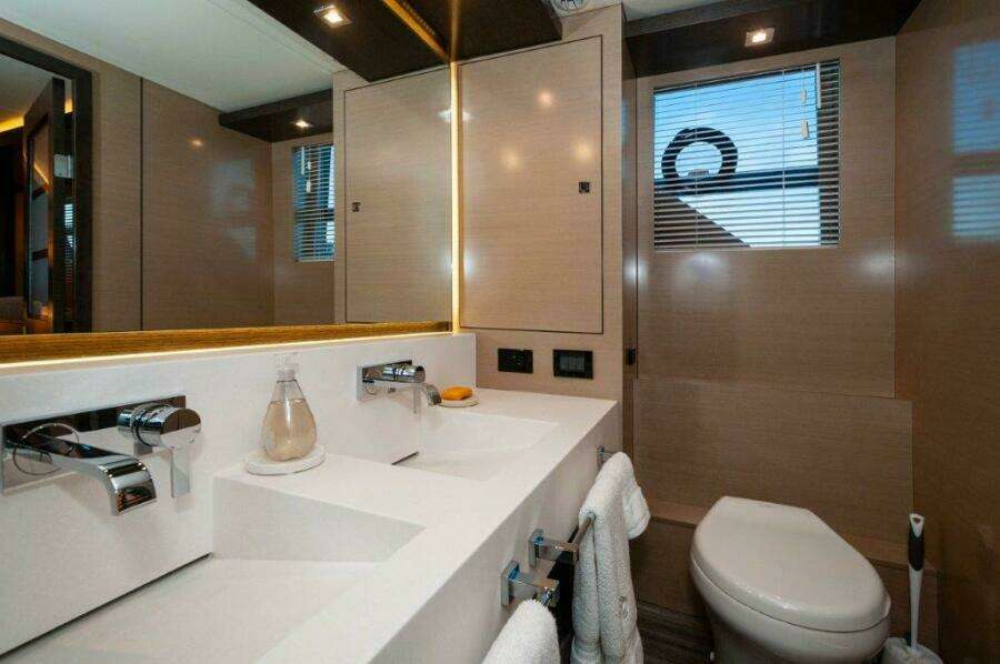 2019 Cruisers Yachts 60 Cantius- AFTER FIVE