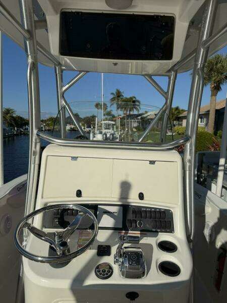2006 Boston Whaler 240 Outrage