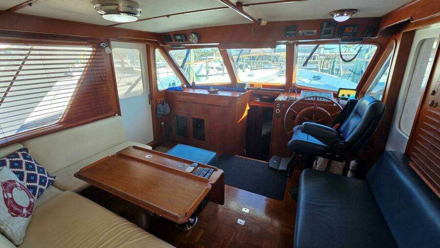 1987 DeFever 48 Tri Cabin