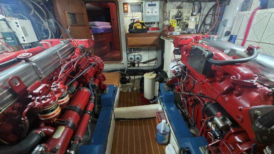 1987 DeFever 48 Tri Cabin