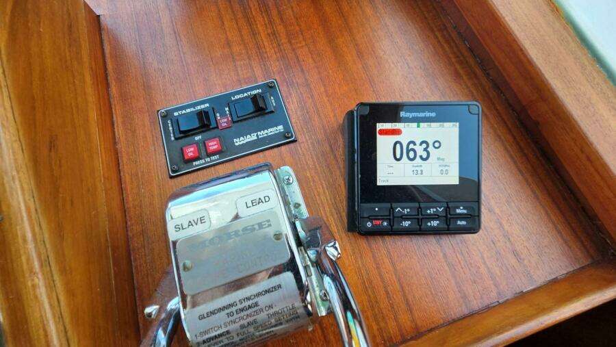 1987 DeFever 48 Tri Cabin