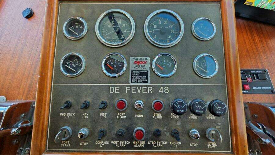 1987 DeFever 48 Tri Cabin