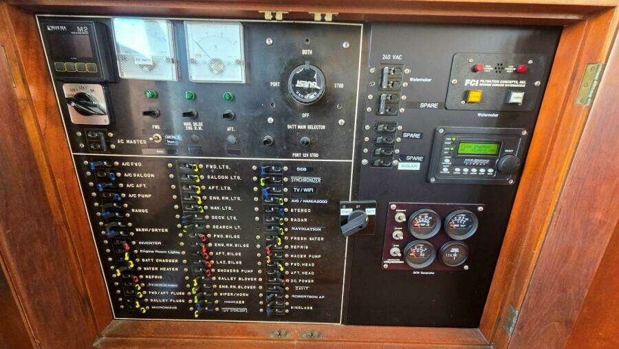 1987 DeFever 48 Tri Cabin