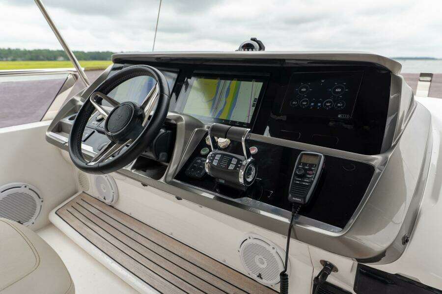 Princess 62 - Regent - Sport Bridge Helm