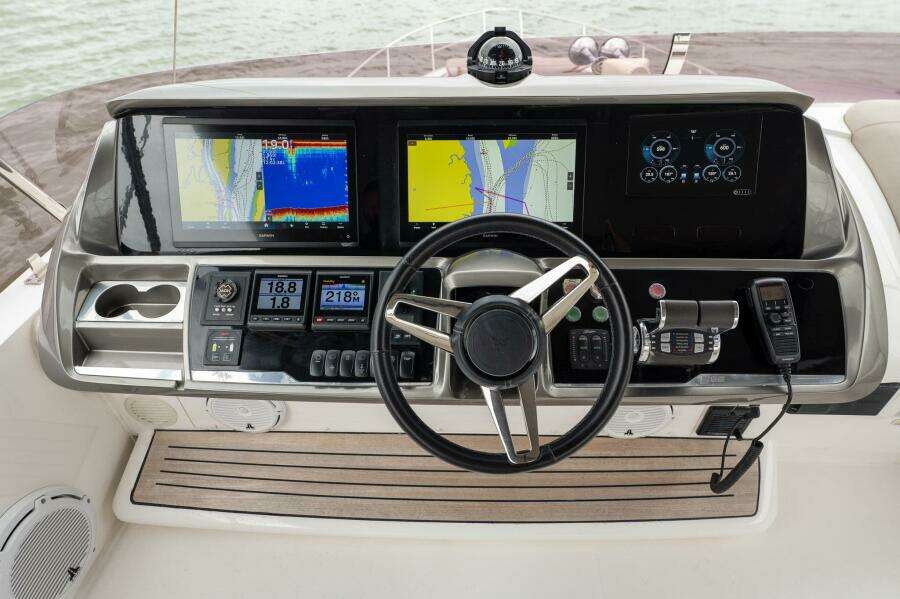 Princess 62 - Regent - Sport Bridge Helm
