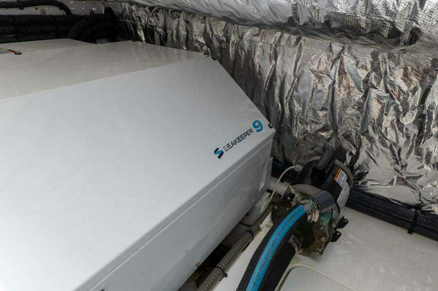 Princess 62 - Regent - Engine Room