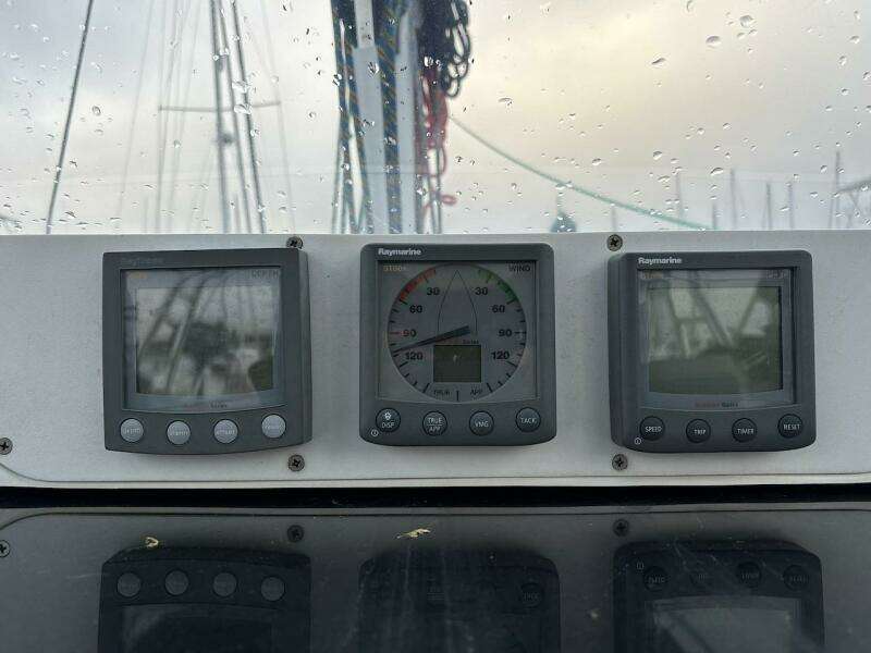 2000 Hunter Passage 450