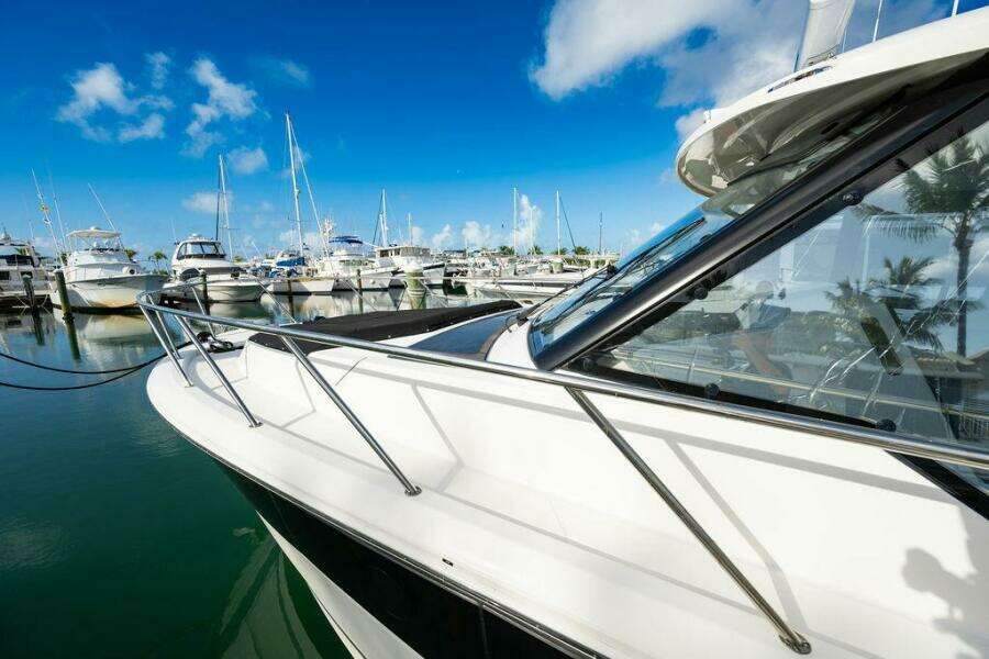 2023 Boston Whaler 405 Conquest