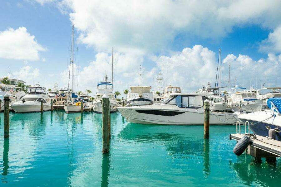 2023 Boston Whaler 405 Conquest