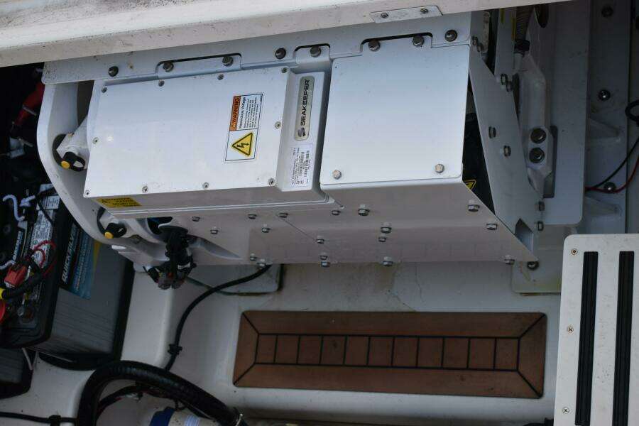 2023 Boston Whaler 405 Conquest