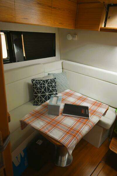 2023 Boston Whaler 405 Conquest