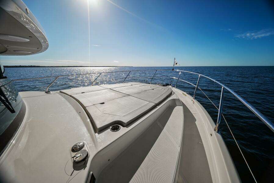 2025 Absolute 48 Navetta - Bow