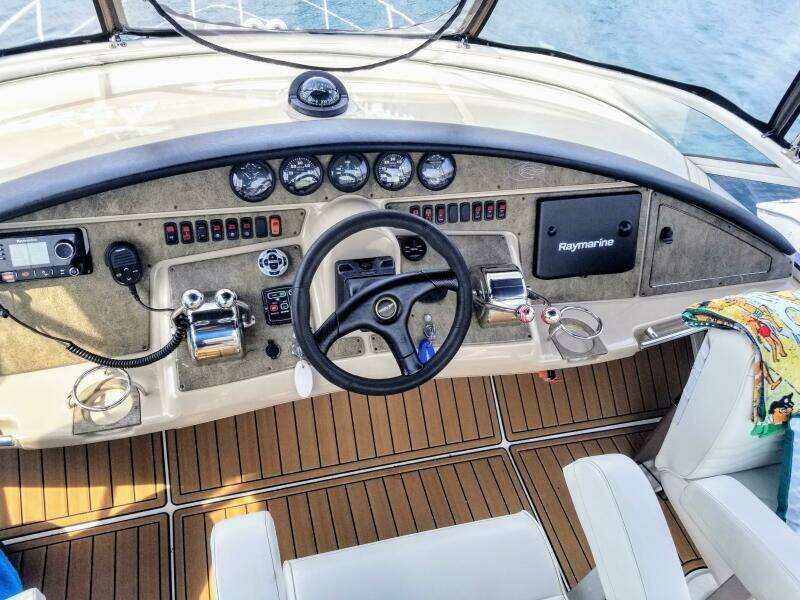 2005 Carver 36 Sedan