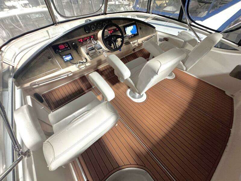 2005 Carver 36 Sedan