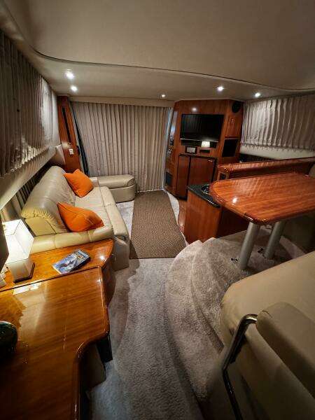 2005 Carver 36 Sedan