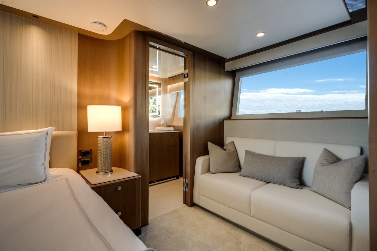 2025 Ocean Alexander 28L